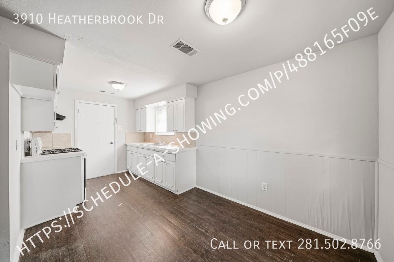3910 Heatherbrook Dr - Photo 5 of 12