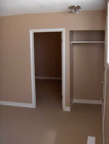 1406 Child Ave Ne - Photo 4 of 8