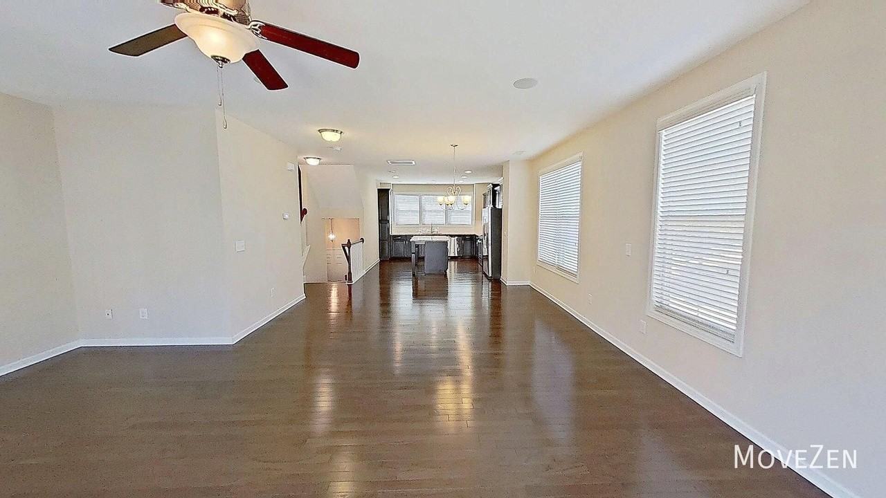 601 Mallory Ln #19 - Photo 3 of 50