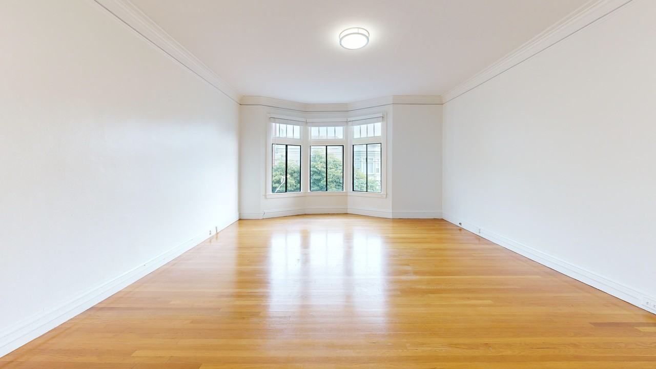 1556 Filbert St #4 - Photo 4 of 15