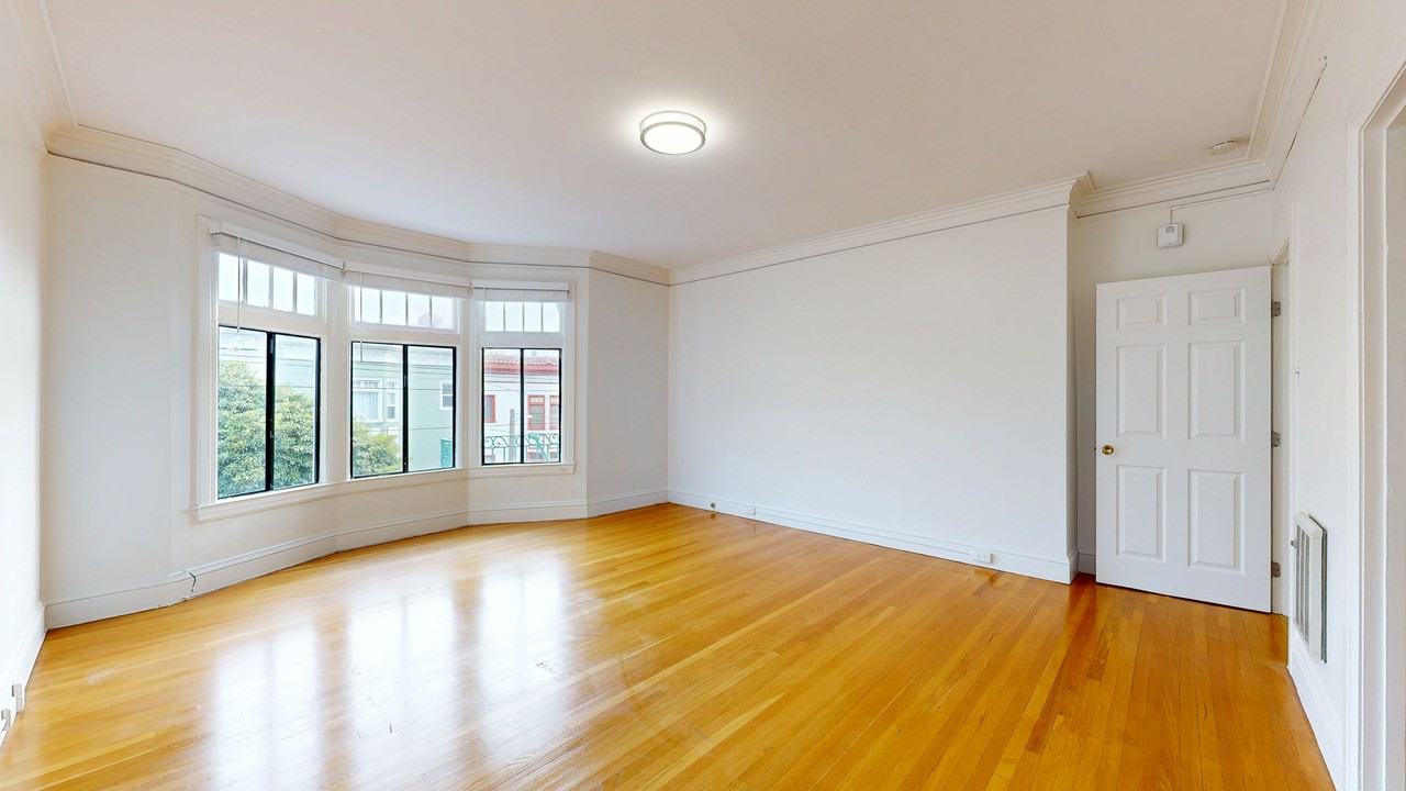 1556 Filbert St #4 - Photo 6 of 15