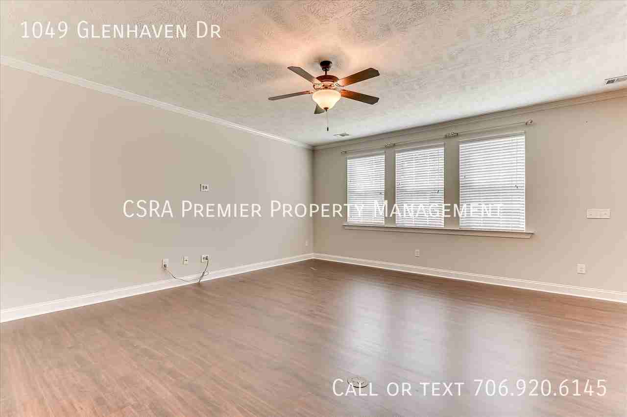 1049 Glenhaven Dr - Photo 5 of 35