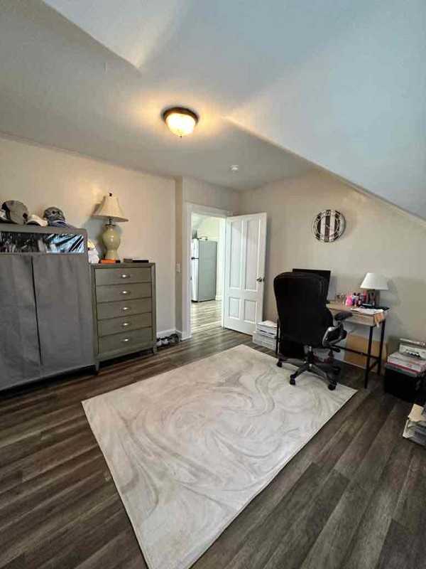 8 Seymour Ave - Photo 3 of 8