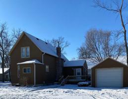 featured image of 824 S 2nd St