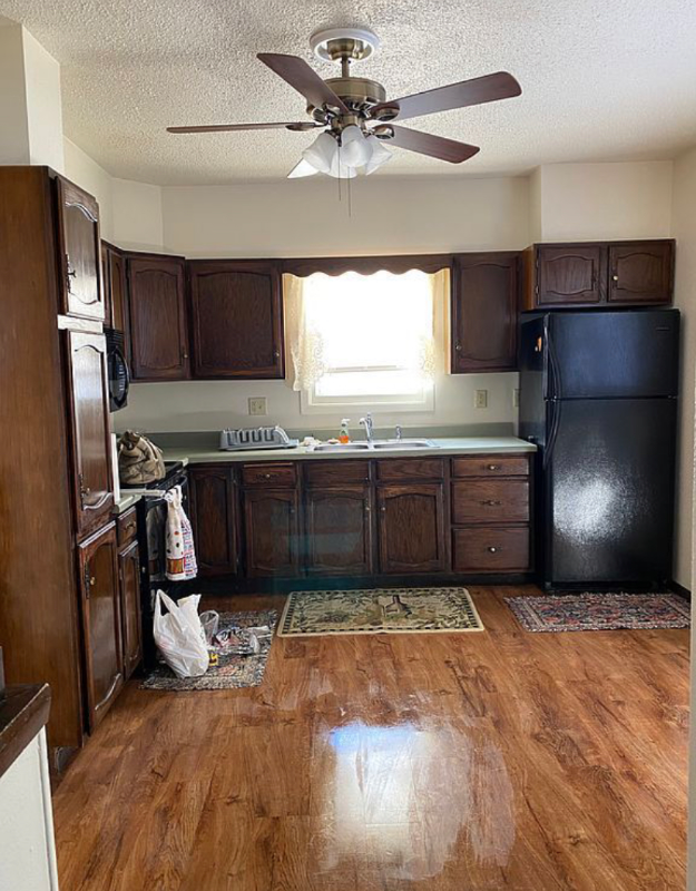 824 S 2nd St - Photo 5 of 8