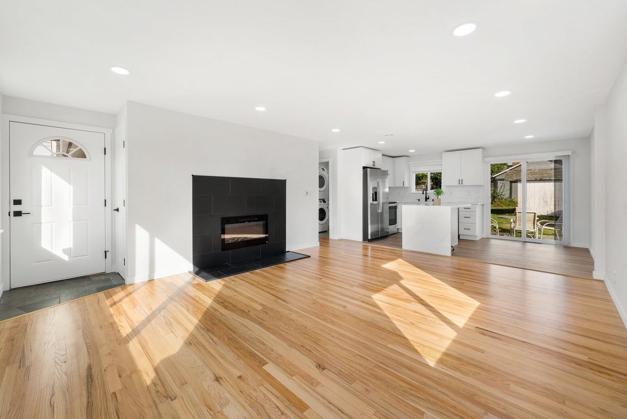 3912 S Warsaw St - Photo 4 of 18