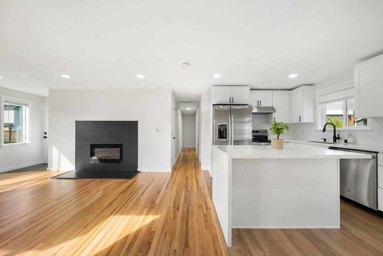 3912 S Warsaw St - Photo 5 of 18