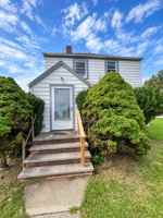 featured image of 824 E 236th St