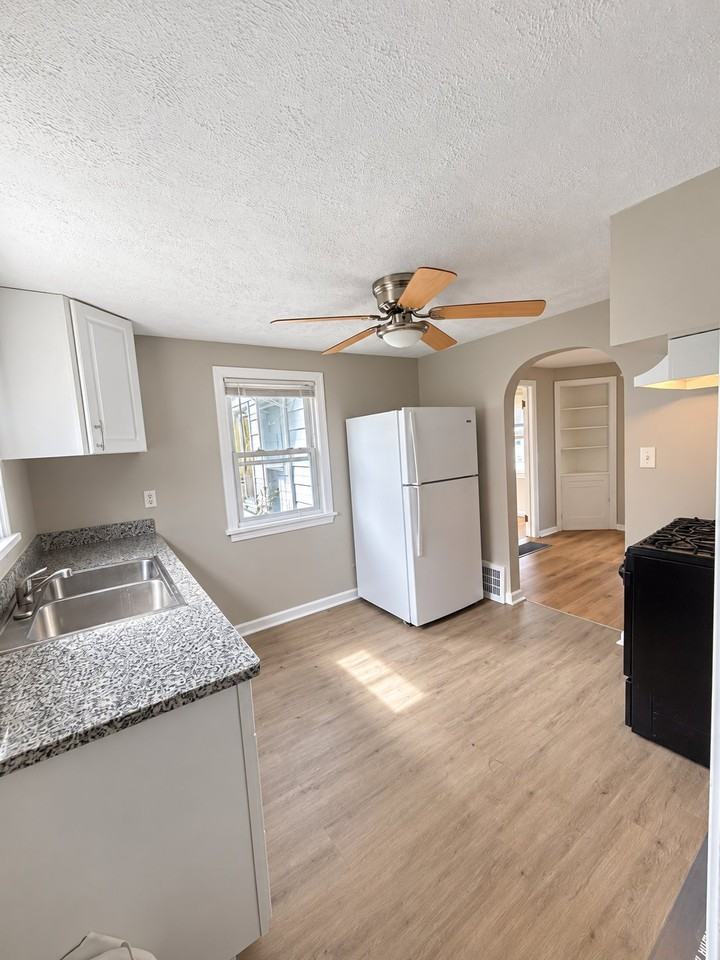 824 E 236th St - Photo 2 of 13
