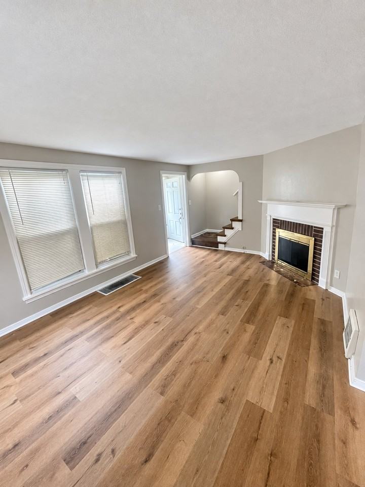 824 E 236th St - Photo 6 of 13