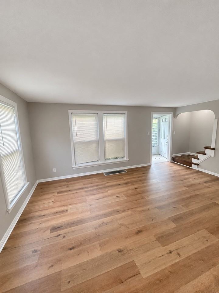 824 E 236th St - Photo 7 of 13