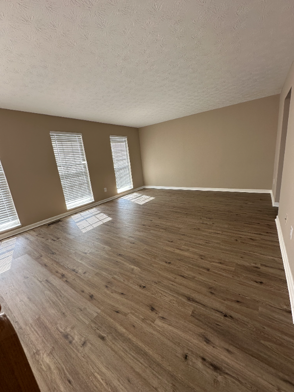 1808 Rosecrans Cir - Photo 3 of 8