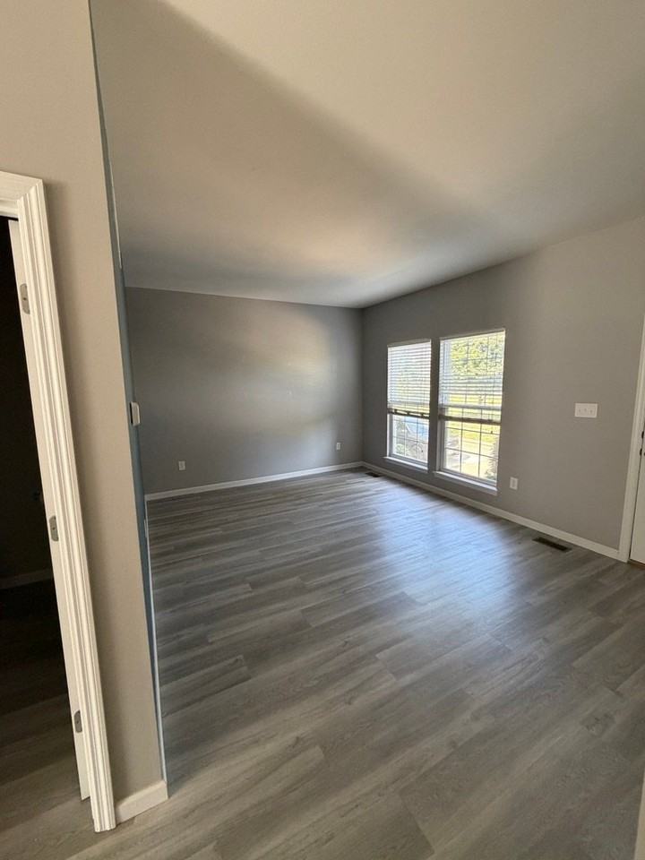 1409 Colonial Dr - Photo 3 of 11