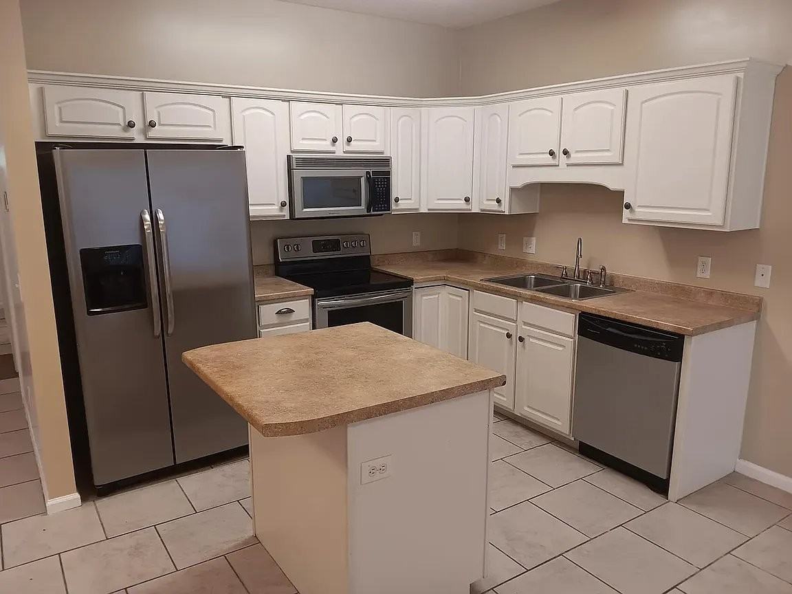 2139 Dorothy Ave - Photo 3 of 10