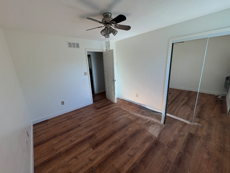 5543 S Moore St - Photo 5 of 19
