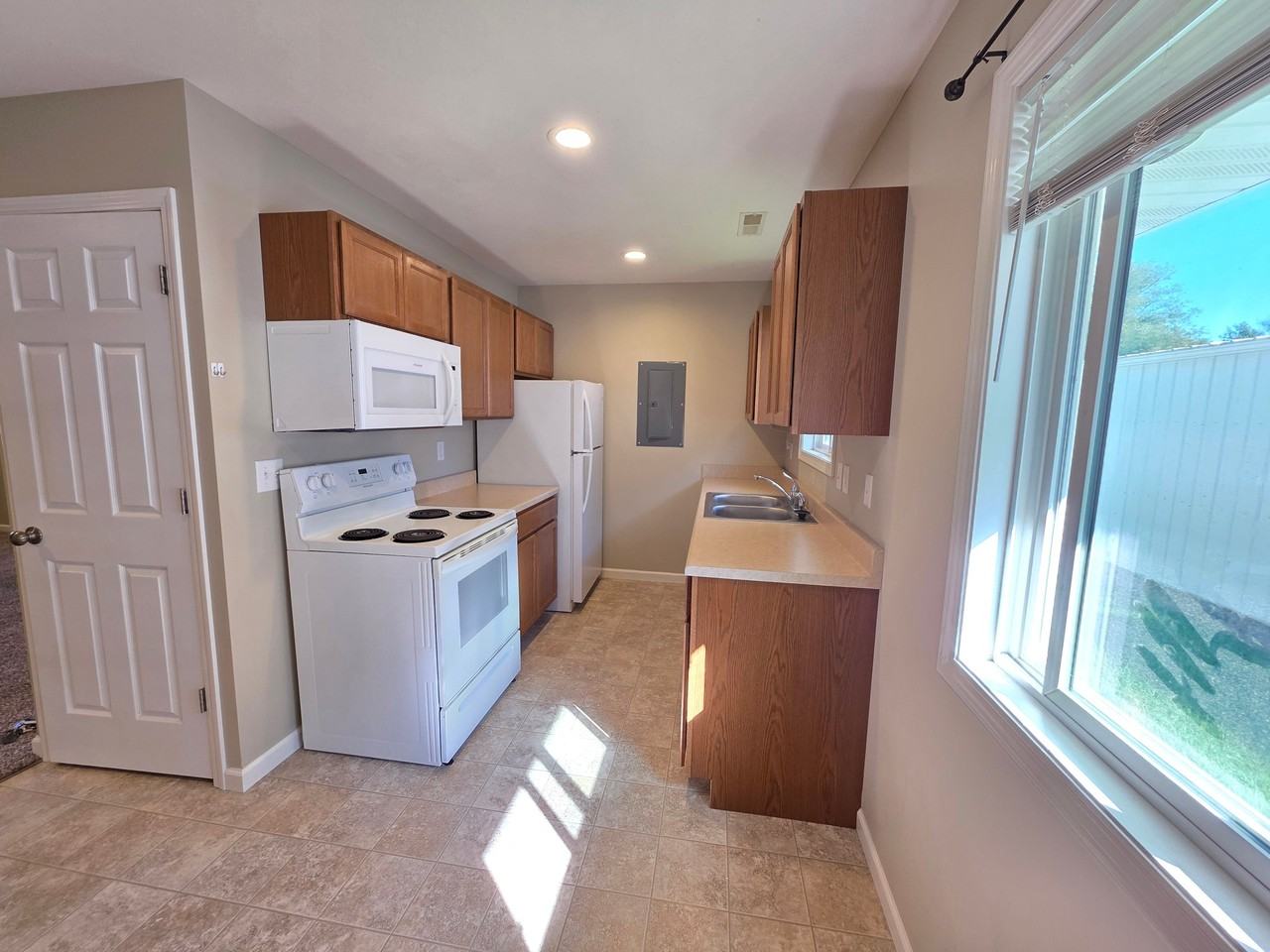 113 5th Ave #K - Photo 3 of 10