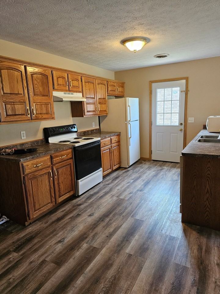 1720 S Canton Ave - Photo 3 of 6