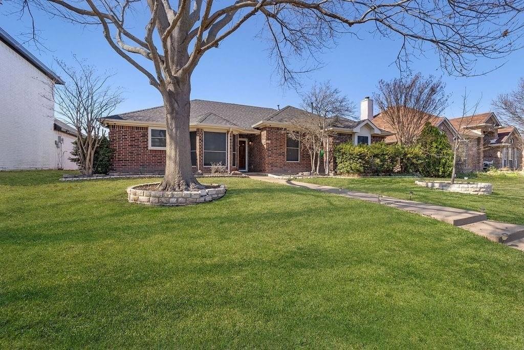 2605 Larkspur Ln - Photo 2 of 18