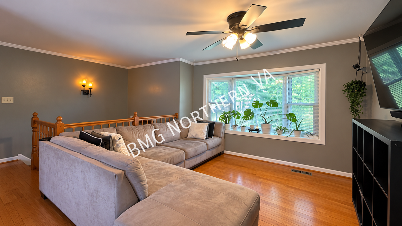 5365 Seneca Ct - Photo 2 of 45
