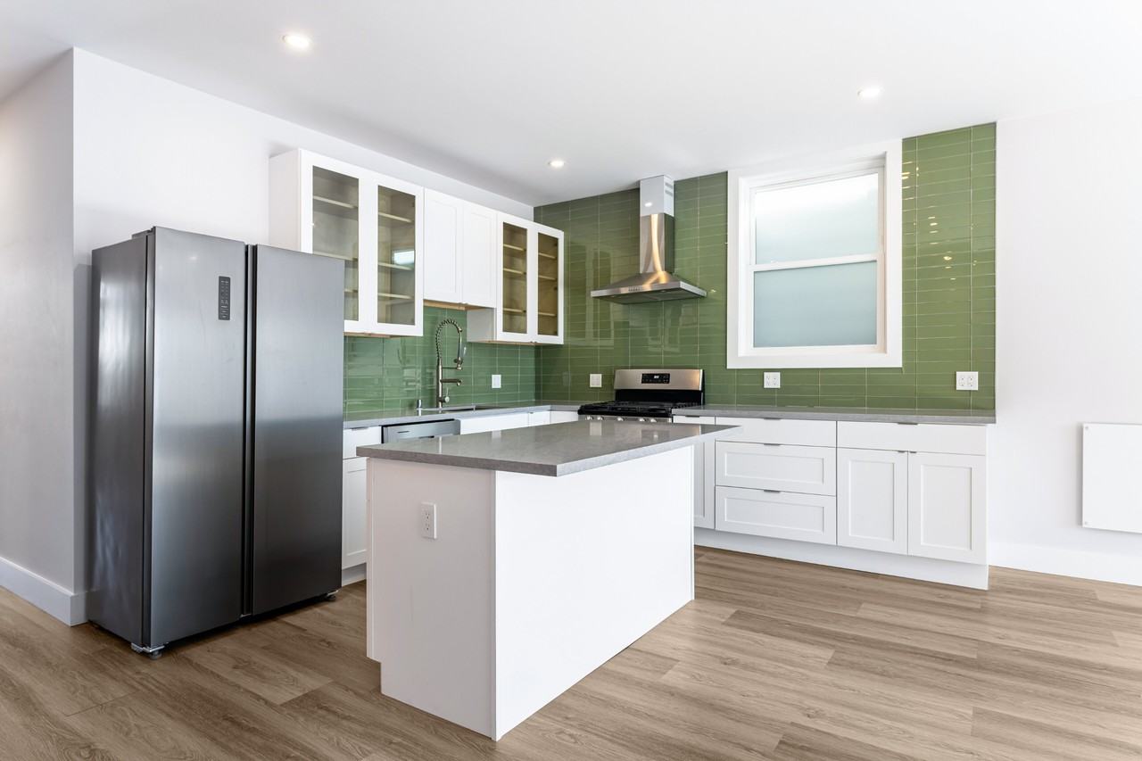 3014 Steiner St - Photo 2 of 32