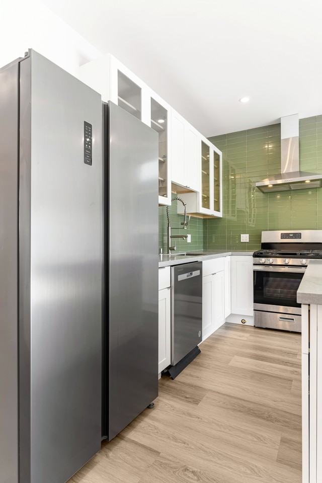 3014 Steiner St - Photo 5 of 32