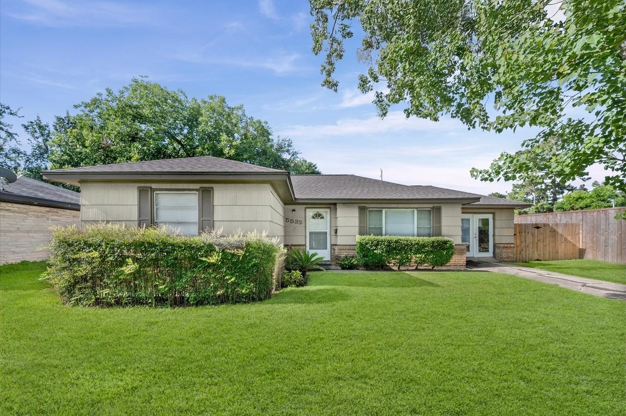 5532 Meadow Creek Ln - Photo 4 of 15