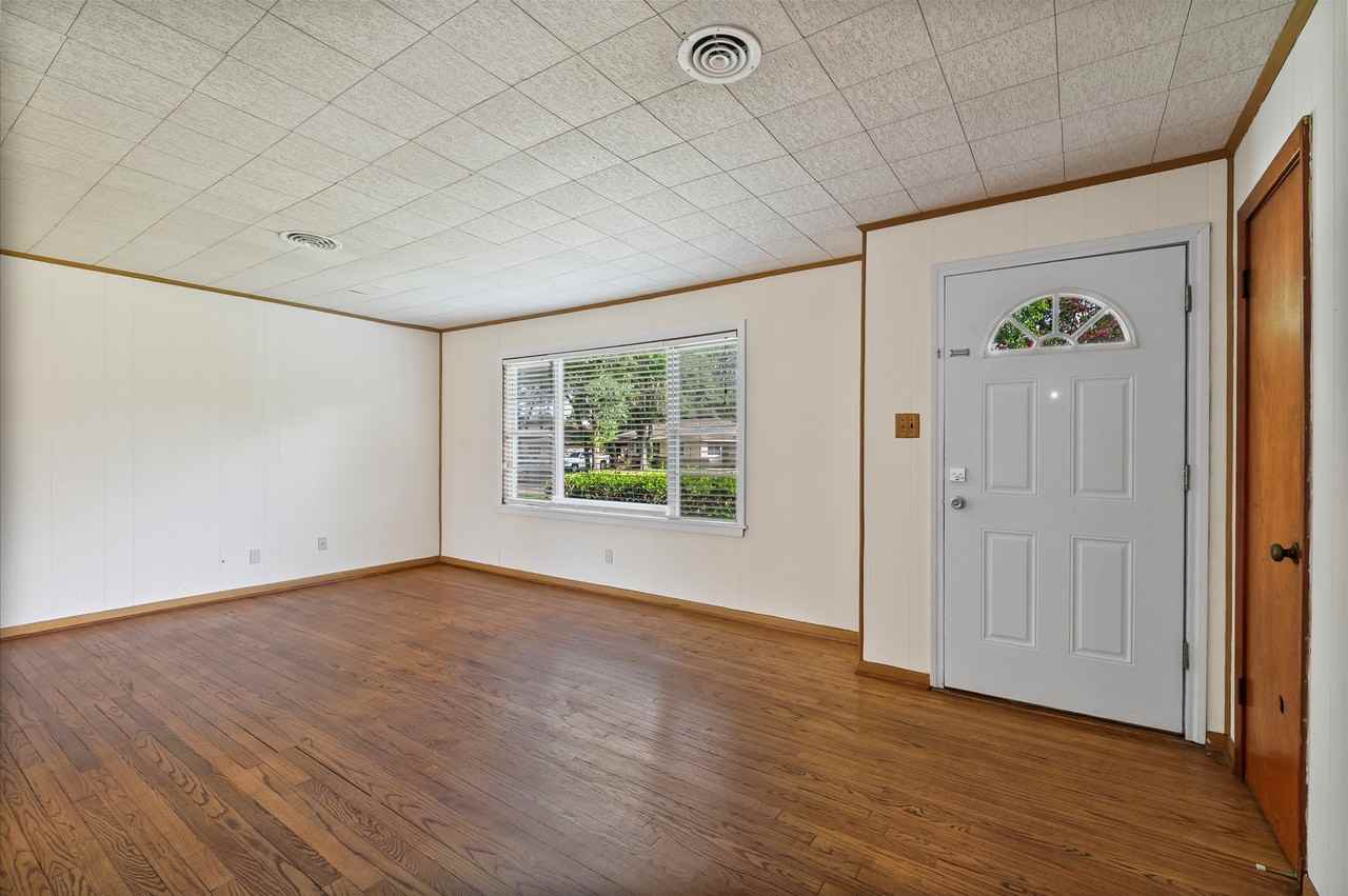 5532 Meadow Creek Ln - Photo 6 of 15