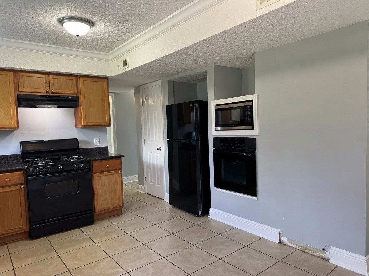 1405 Ellerslie Ave - Photo 5 of 18