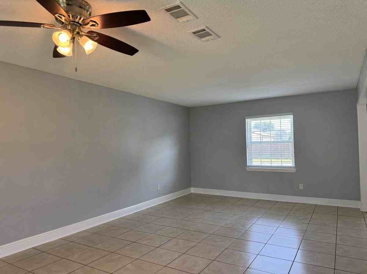 1405 Ellerslie Ave - Photo 7 of 18