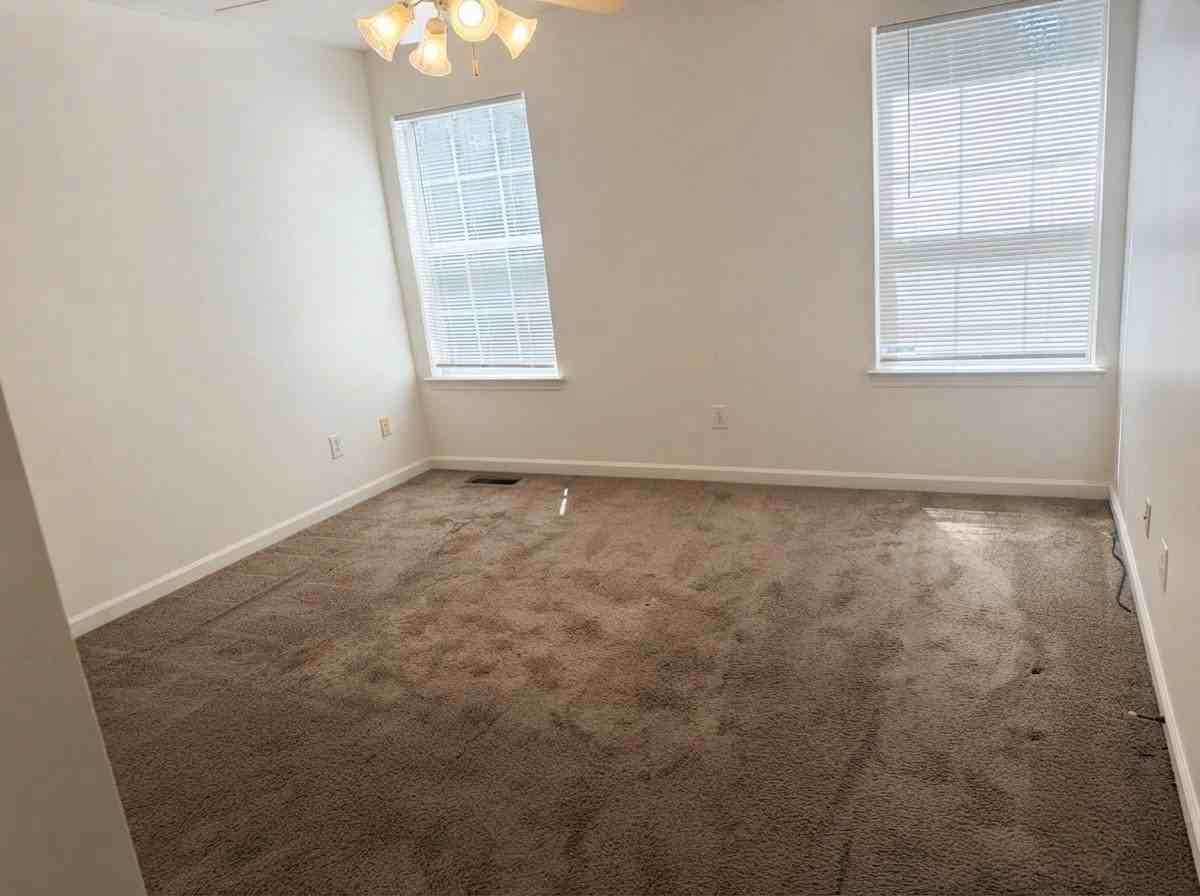 1596 Wembley Dr - Photo 7 of 12