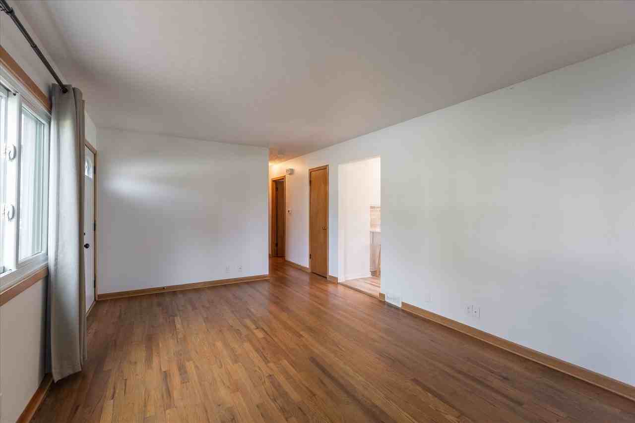 213 Highland Dr - Photo 7 of 20