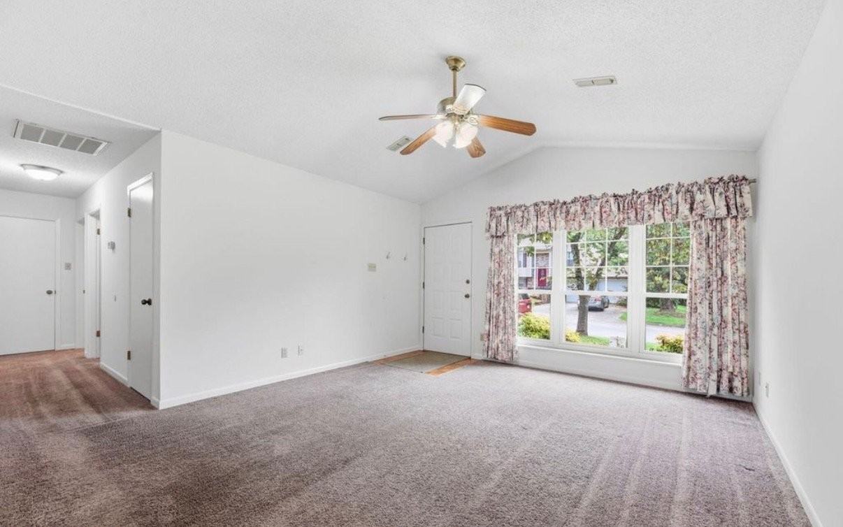 1409 Waynesboro Ln - Photo 5 of 20