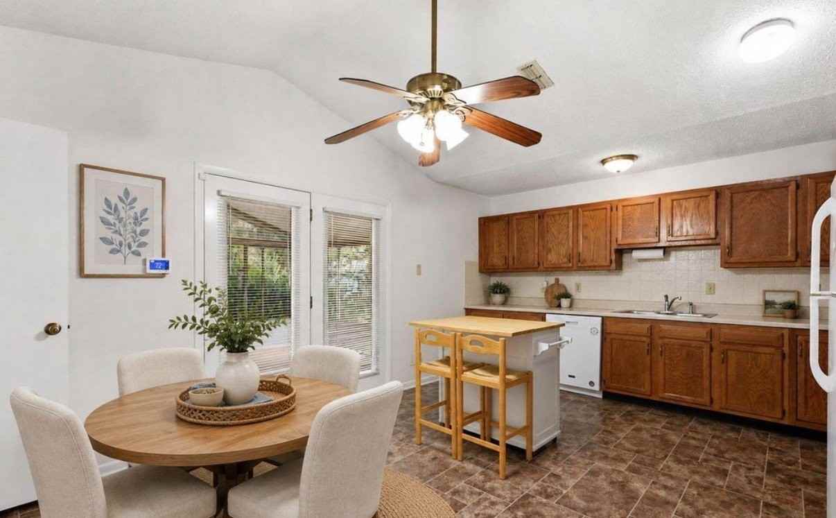 1409 Waynesboro Ln - Photo 6 of 20