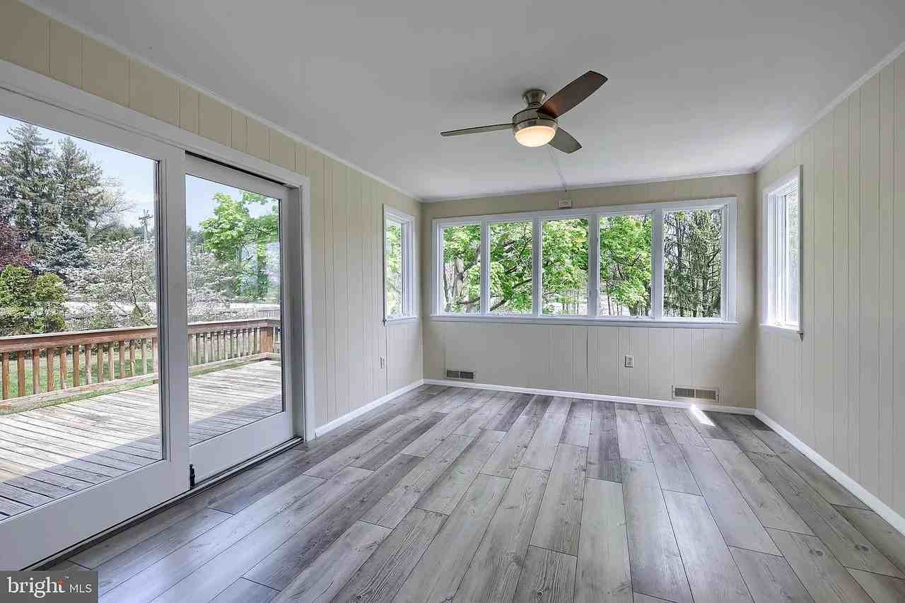 1571 N Northern Way - Photo 4 of 15