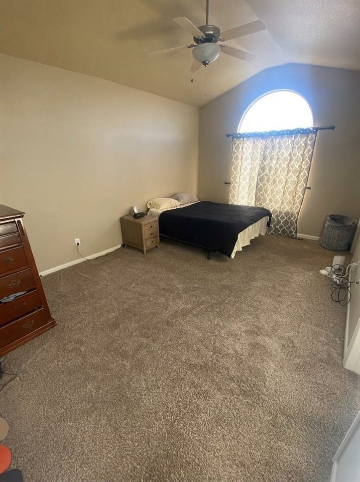 608 62nd Ave - Photo 2 of 9