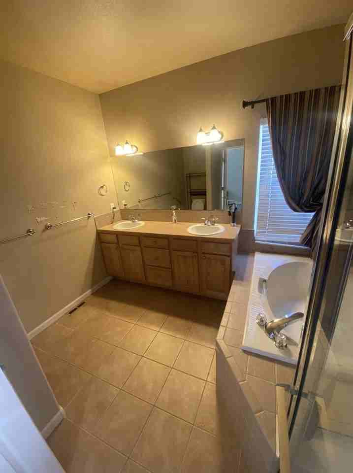 608 62nd Ave - Photo 3 of 9