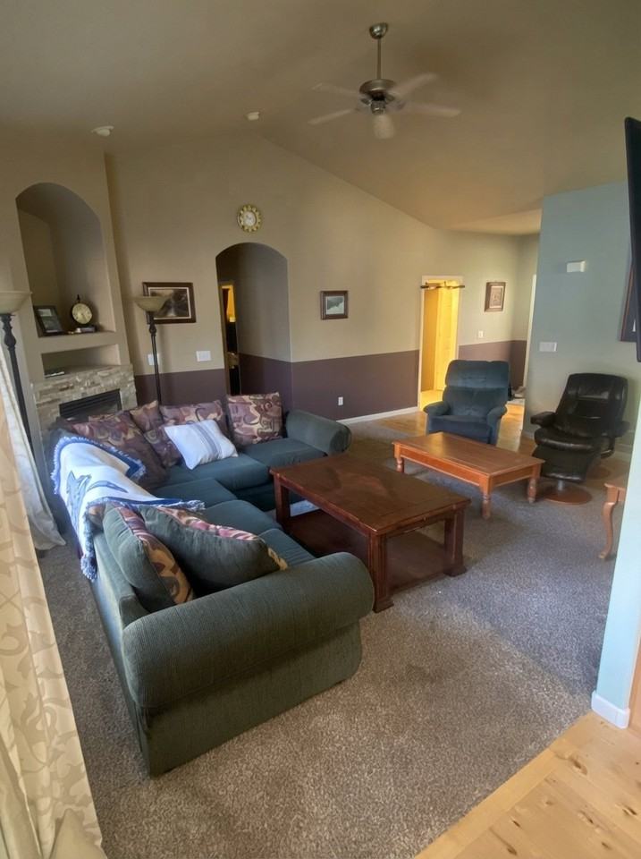 608 62nd Ave - Photo 5 of 9