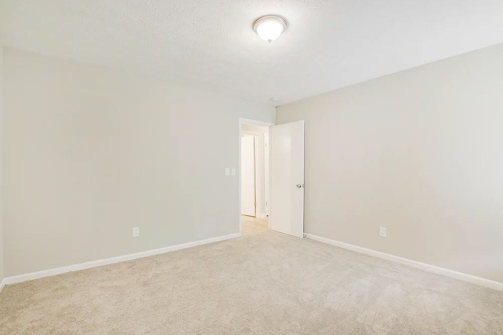 660 Utoy Cir Sw - Photo 3 of 11