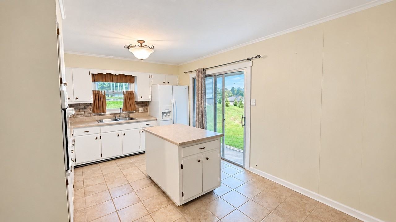 16261 Mary St - Photo 4 of 19