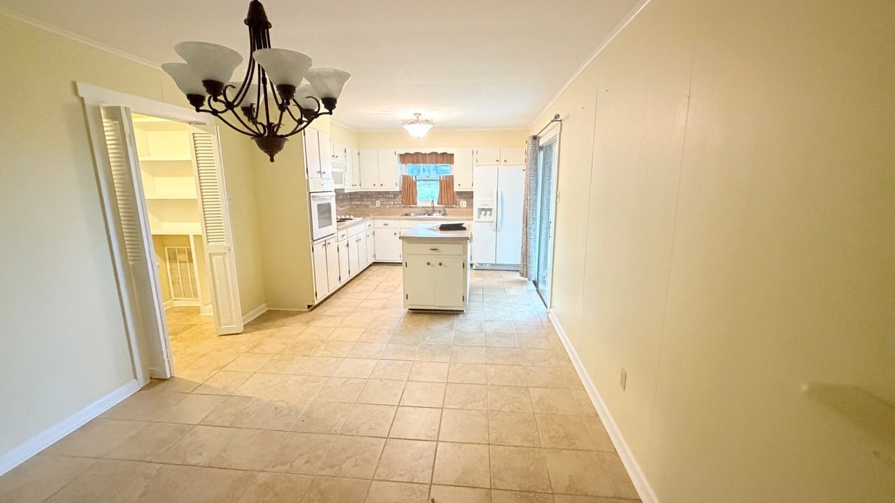 16261 Mary St - Photo 6 of 19