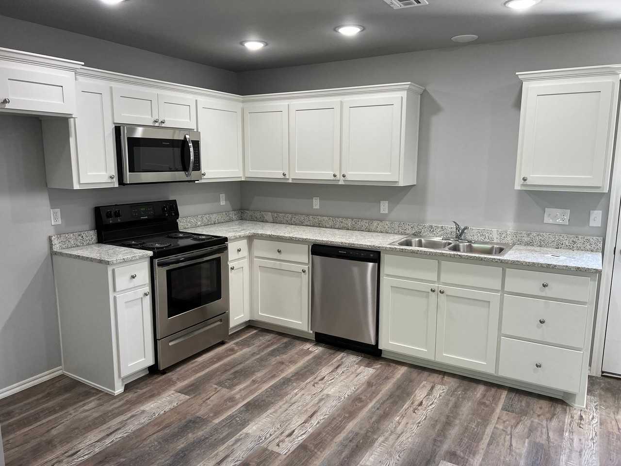 744 N Hodge St #744 - Photo 2 of 10