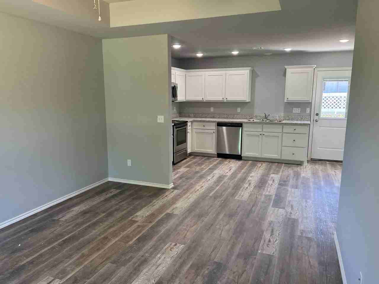 744 N Hodge St #744 - Photo 3 of 10
