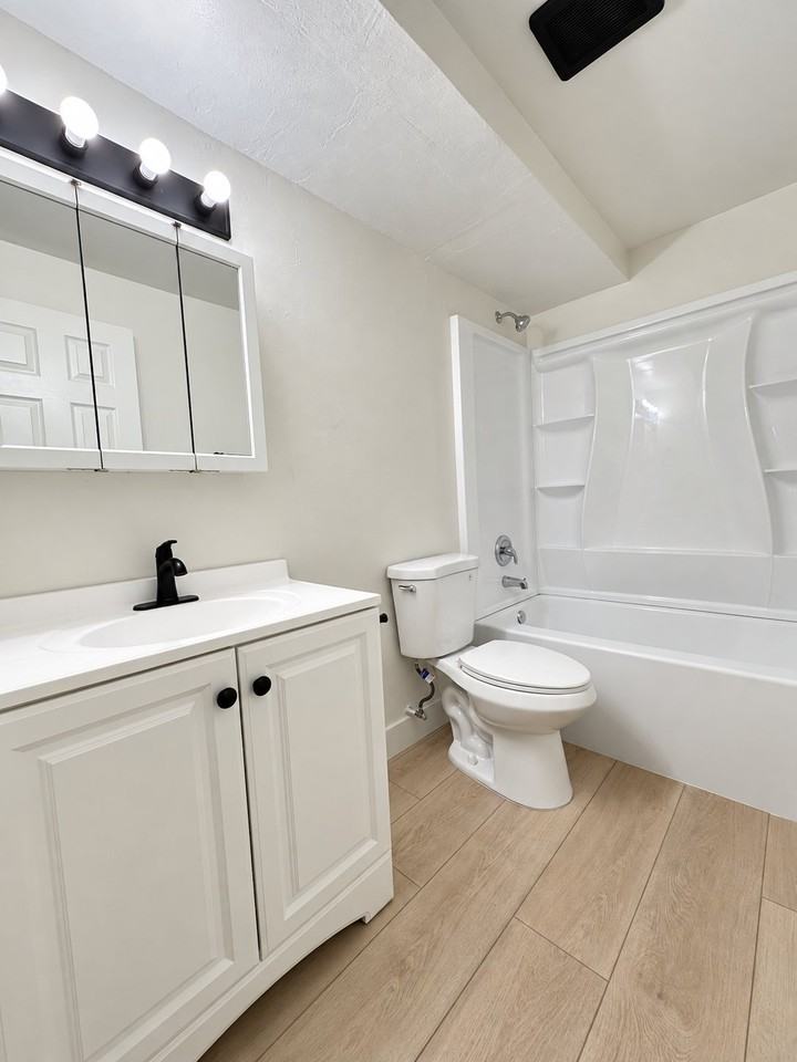 1340 S St #4 - Photo 7 of 12