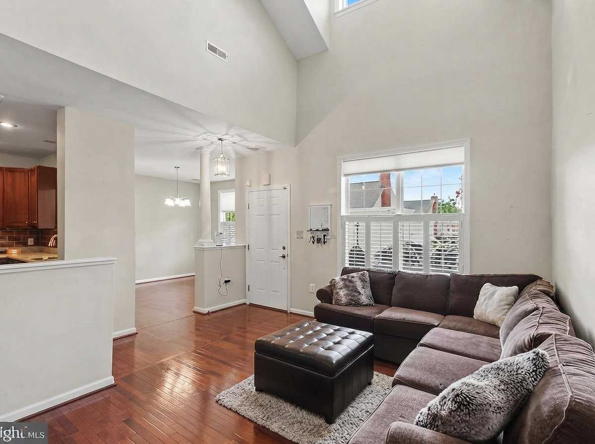15041 Sunflower Dr - Photo 4 of 19