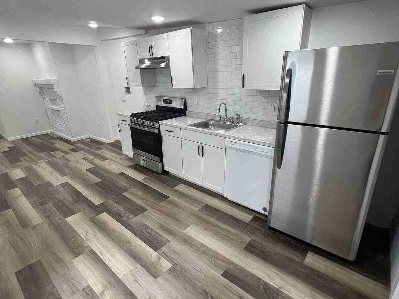114 Garside St #FL2 - Photo 2 of 9