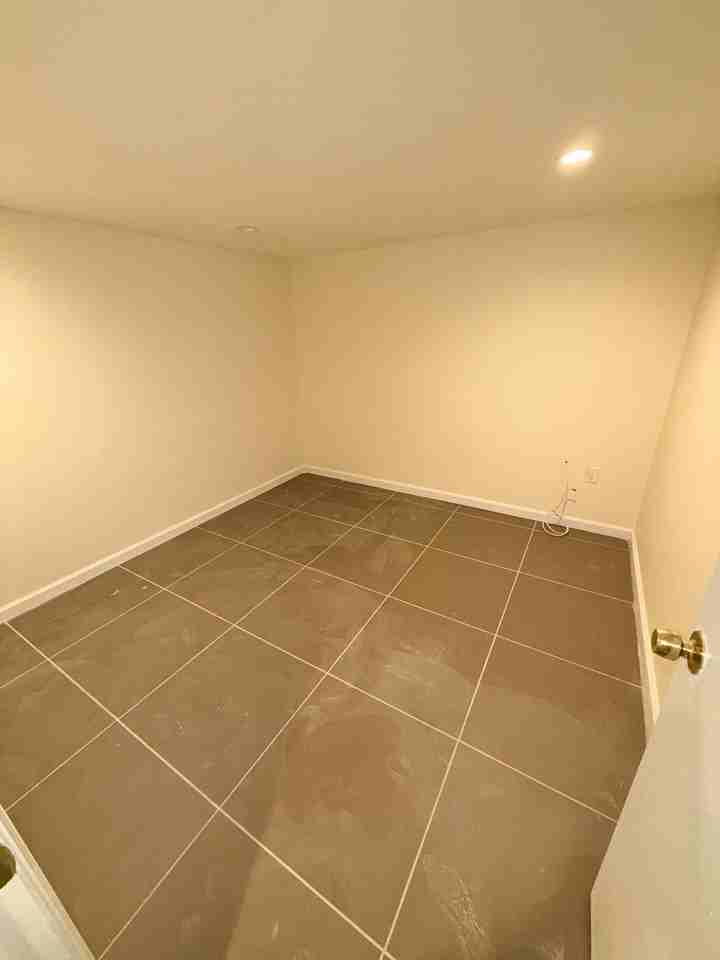 846 E 48th St #1 - Photo 7 of 9