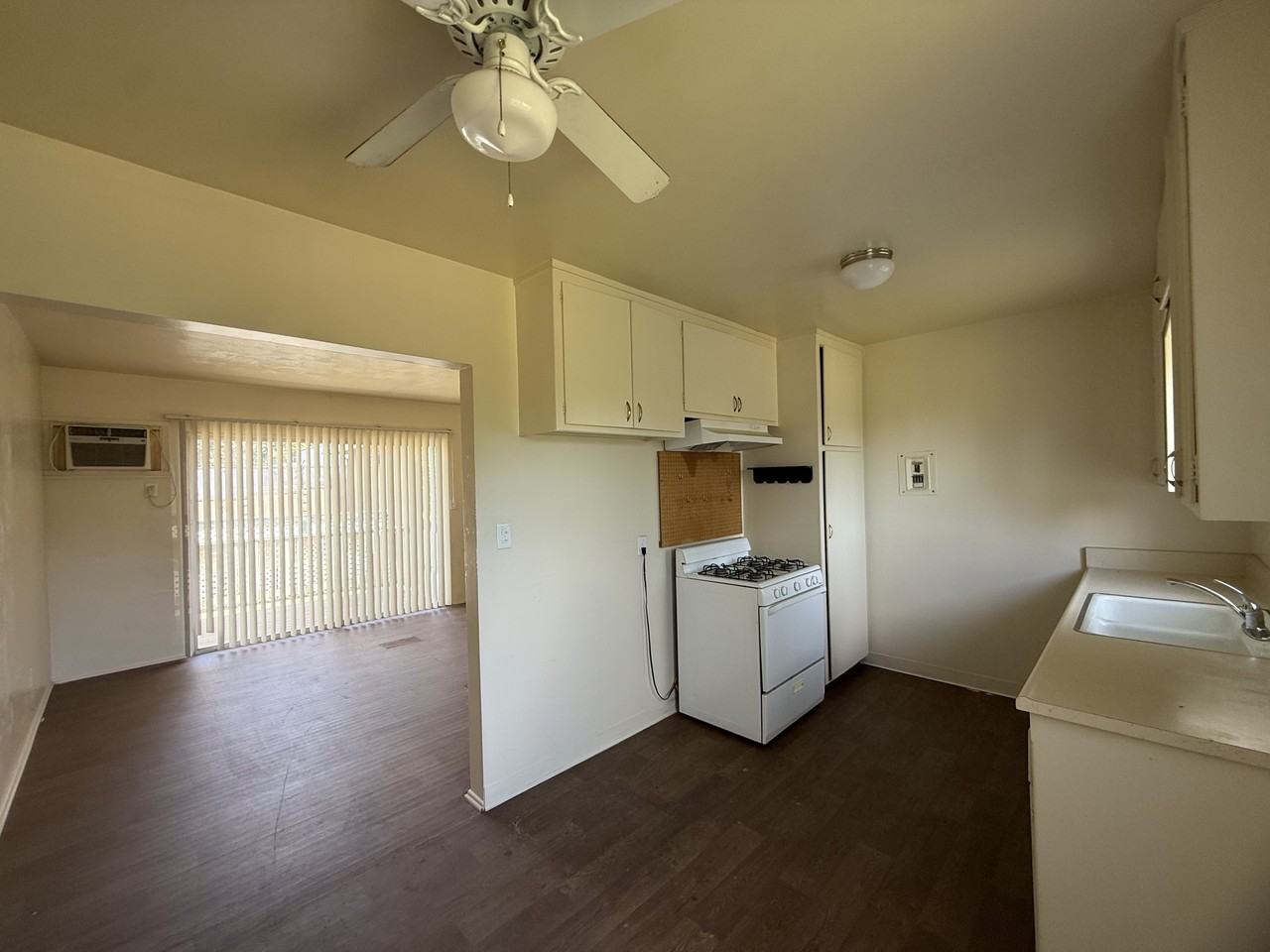 12784 California Street - Photo 4 of 10