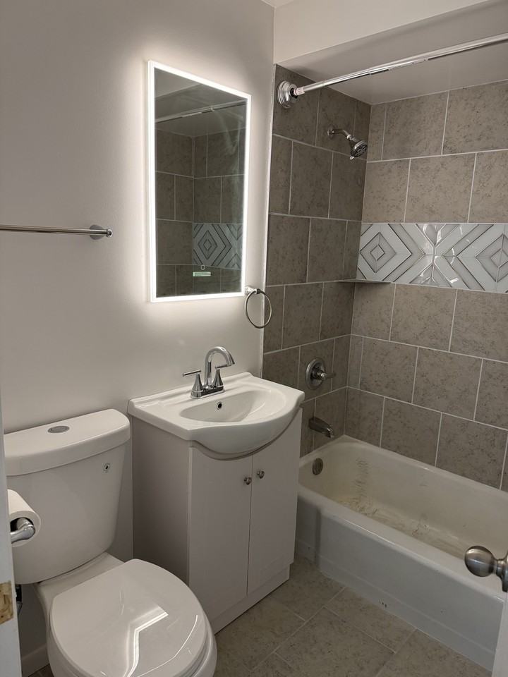 13838 South Indiana Avenue - Photo 6 of 32