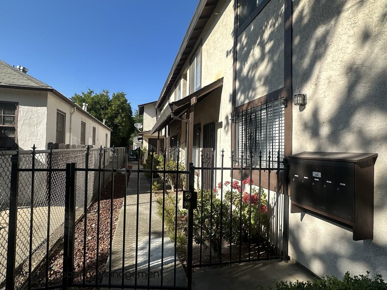 1325 U Street 1 - Photo 2 of 17