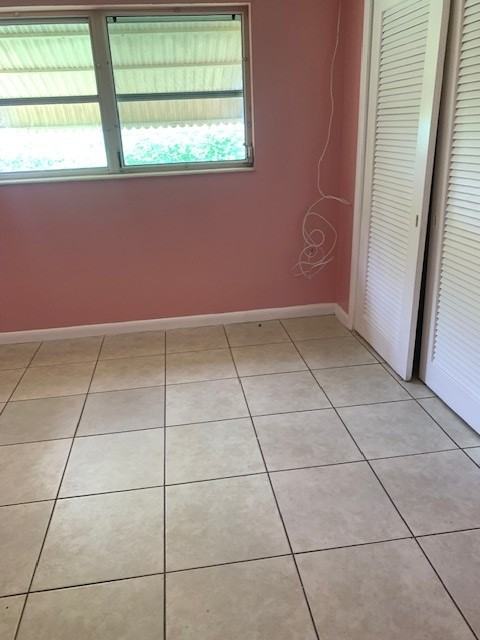 1104 Westminster Street W - Photo 5 of 15
